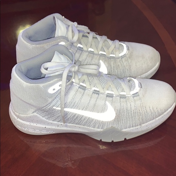 Nike Other - #493 Nike Zoom Ascention White and grey SZ 6Y